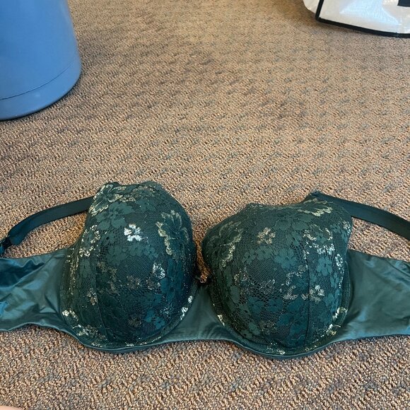 Green Bra - Picture 1 of 4